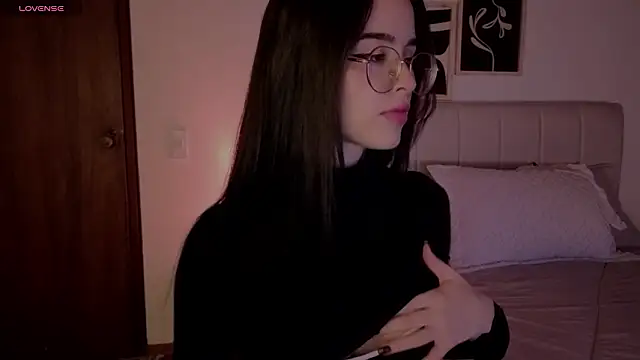 Snapshot of Roxxy_mora chatting on 02/23/26, 10:40 Roxxy mora online show from 02/23/26, 10:40