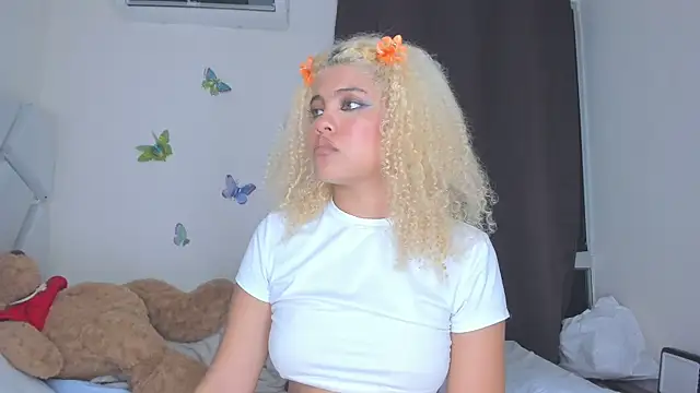 sofiacastillo01 online show from 01/11/26, 01:54