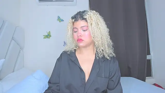 sofiacastillo01 online show from 04/10/26, 05:17