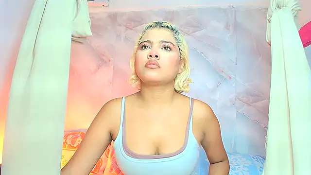 Snapshot of sofiacastillo01 chatting on 07/17/26, 02:34 sofiacastillo01 online show from 07/17/26, 02:34