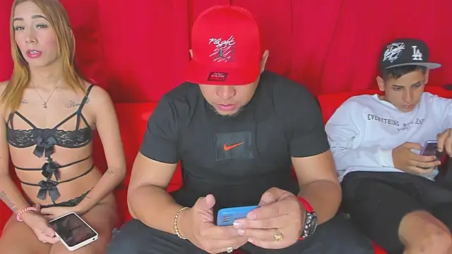 Snapshot of Extreme_Team8 chatting on 02/01/25, 04:35 Extreme Team8 online show from 02/01/25, 04:35