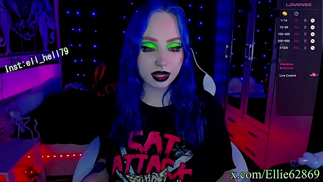 Snapshot of Kitty_goth chatting on 03/09/25, 02:50 Kitty goth online show from 03/09/25, 02:50