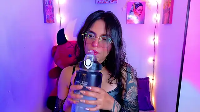 Snapshot of Dann_dan chatting on 12/04/24, 03:15 Dann dan online show from 12/04/24, 03:15