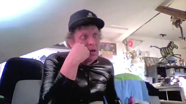 Snapshot of Bigthroaterboy chatting on 05/09/26, 05:18 Bigthroaterboy online show from 05/09/26, 05:18