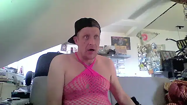Snapshot of Bigthroaterboy chatting on 06/22/26, 03:31 Bigthroaterboy online show from 06/22/26, 03:31