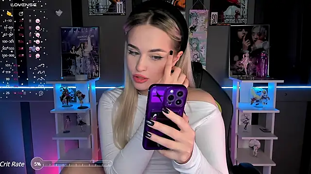 Snapshot of Ellen_Soft chatting on 12/08/24, 08:36 Ellen Soft online show from 12/08/24, 08:36