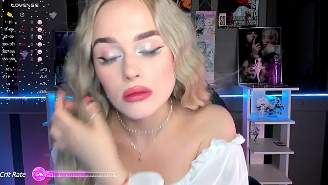 Snapshot of Ellen_Soft chatting on 01/05/25, 05:30 Ellen Soft online show from 01/05/25, 05:30