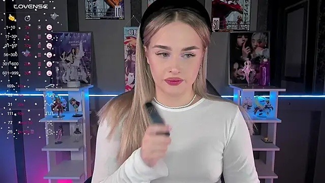 Snapshot of Ellen_Soft chatting on 09/25/25, 05:16 Ellen Soft online show from 09/25/25, 05:16