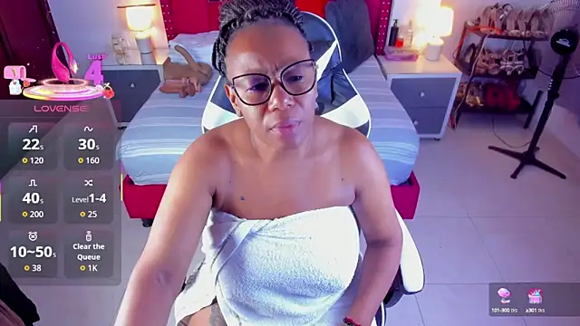 Snapshot of ShantalDior chatting on 09/09/25, 03:06 ShantalDior online show from 09/09/25, 03:06