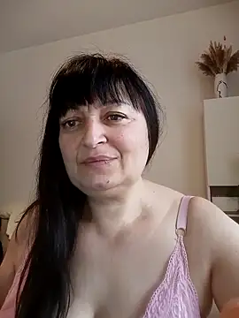 Snapshot of Women-pleasures chatting on 11/14/25, 07:51 Women-pleasures online show from 11/14/25, 07:51