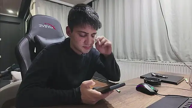 Snapshot of istebenboylebiradamim chatting on 12/12/24, 06:21 istebenboylebiradamim online show from 12/12/24, 06:21