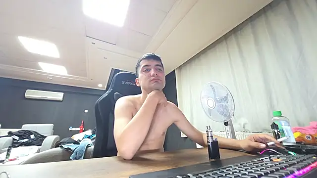 Snapshot of istebenboylebiradamim chatting on 10/28/25, 06:54 istebenboylebiradamim online show from 10/28/25, 06:54