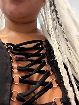 HaileyDiana online show from 10/05/25, 08:23