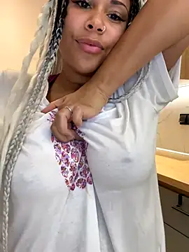 HaileyDiana online show from 10/20/25, 04:18