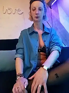 Snapshot of tatianasexymilf chatting on 01/17/26, 04:00 tatianasexymilf online show from 01/17/26, 04:00