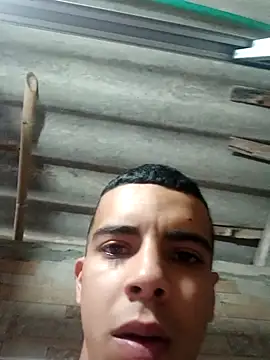 Snapshot of Restrepo300 chatting on 10/14/25, 03:02 Restrepo300 online show from 10/14/25, 03:02