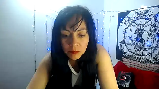 lili peach online show from 02/09/25, 12:17