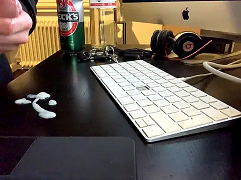 Snapshot of KendrickJiz chatting on 09/18/25, 09:39 KendrickJiz online show from 09/18/25, 09:39