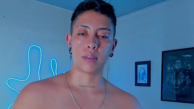 Aleja1214 online show from 10/22/25, 05:19