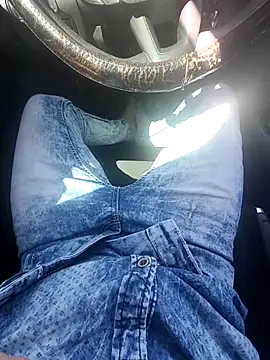 Snapshot of bigdaddyyplays chatting on 03/01/26, 05:15 bigdaddyyplays online show from 03/01/26, 05:15