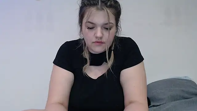 AnitaWillias online show from 02/23/25, 02:18