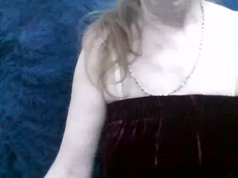 Snapshot of CarlyTreat chatting on 12/09/24, 06:25 CarlyTreat online show from 12/09/24, 06:25