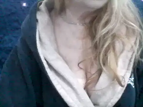 Snapshot of CarlyTreat chatting on 01/18/25, 12:57 CarlyTreat online show from 01/18/25, 12:57