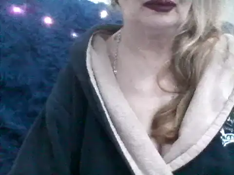 Snapshot of CarlyTreat chatting on 01/26/25, 02:52 CarlyTreat online show from 01/26/25, 02:52