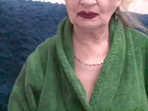 Snapshot of CarlyTreat chatting on 02/18/25, 06:04 CarlyTreat online show from 02/18/25, 06:04