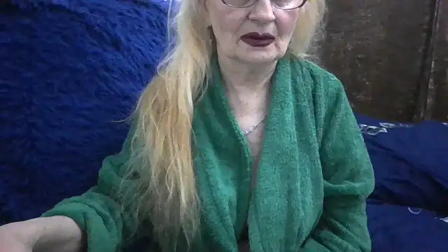 CarlyTreat online show from 11/28/25, 03:14