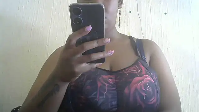 Snapshot of NippleMilkXx chatting on 01/20/25, 06:21 NippleMilkXx online show from 01/20/25, 06:21