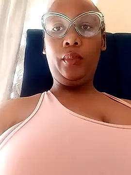 Snapshot of NippleMilkXx chatting on 10/25/25, 07:27 NippleMilkXx online show from 10/25/25, 07:27