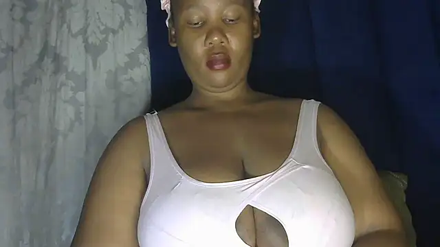 Snapshot of NippleMilkXx chatting on 11/06/25, 02:12 NippleMilkXx online show from 11/06/25, 02:12