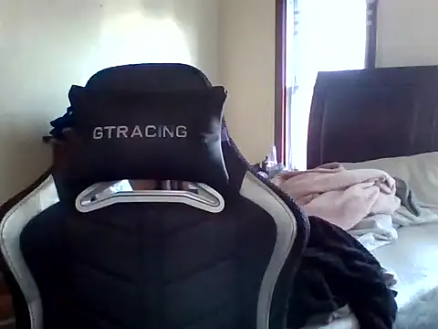 Snapshot of YandereDemon chatting on 12/27/24, 04:21 YandereDemon online show from 12/27/24, 04:21