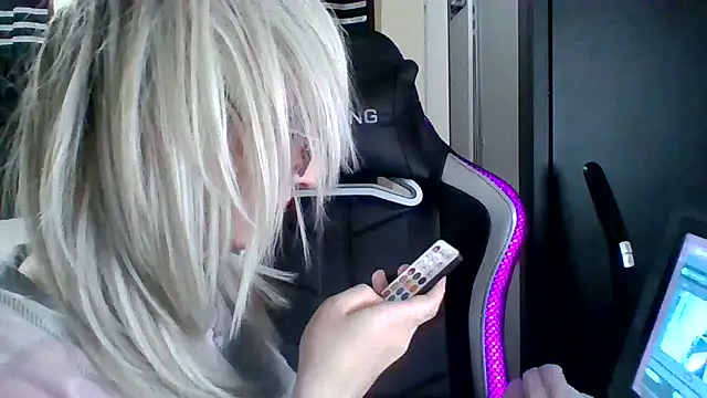 Snapshot of YandereDemon chatting on 12/29/24, 12:20 YandereDemon online show from 12/29/24, 12:20