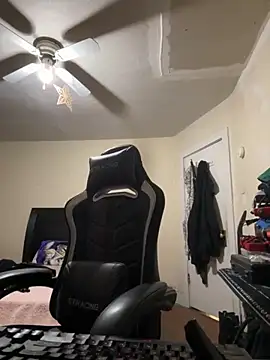 Snapshot of YandereDemon chatting on 09/18/25, 04:36 YandereDemon online show from 09/18/25, 04:36