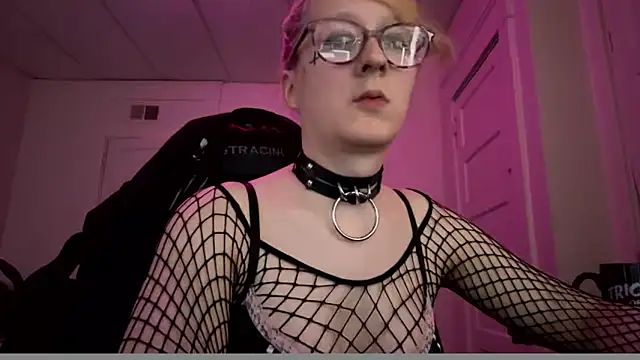 Snapshot of YandereDemon chatting on 04/10/26, 09:19 YandereDemon online show from 04/10/26, 09:19