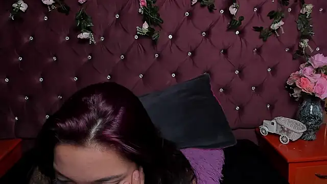 Snapshot of MaddyHudson chatting on 01/11/25, 08:54 MaddyHudson online show from 01/11/25, 08:54