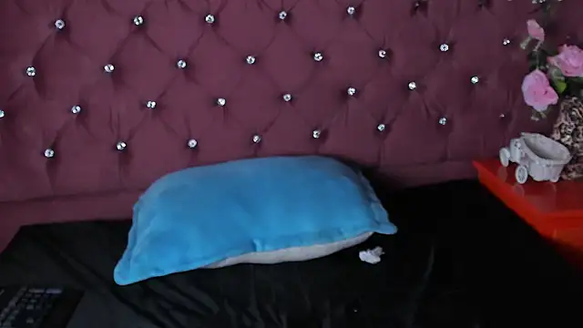 Snapshot of MaddyHudson chatting on 03/08/25, 09:51 MaddyHudson online show from 03/08/25, 09:51