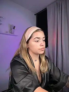 JoselinFlower  online show from 11/23/25, 02:44