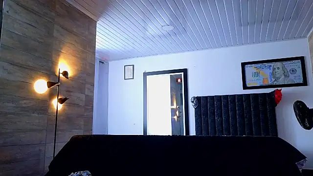 Snapshot of AsmodeoCox chatting on 10/22/25, 02:39 AsmodeoCox online show from 10/22/25, 02:39