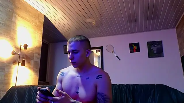 Snapshot of AsmodeoCox chatting on 07/04/26, 12:17 AsmodeoCox online show from 07/04/26, 12:17