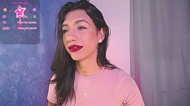 sofiaa grey  online show from 01/02/25, 12:57