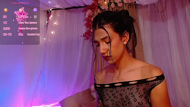 sofiaa grey  online show from 03/04/25, 04:30