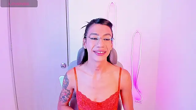 sofiaa grey  online show from 12/20/25, 02:13