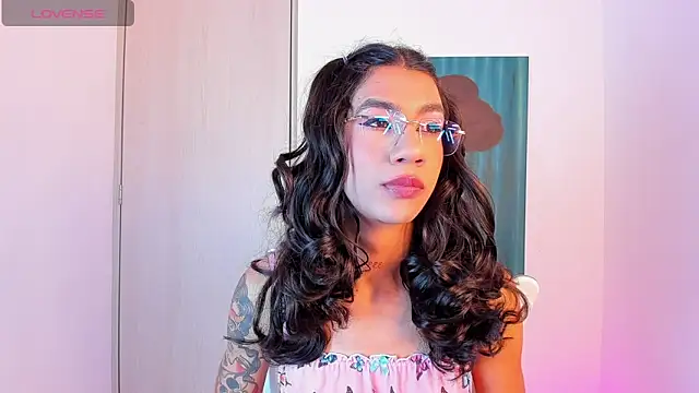 sofiaa grey  online show from 02/12/26, 04:13