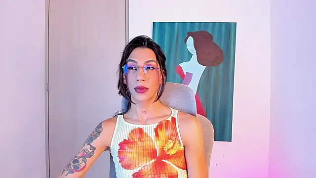 sofiaa grey  online show from 03/19/26, 02:43