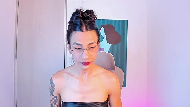 sofiaa grey  online show from 03/23/26, 04:22