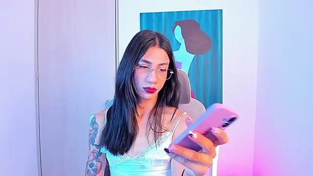 Snapshot of sofiaa_grey_ chatting on 04/22/26, 03:02 sofiaa grey online show from 04/22/26, 03:02