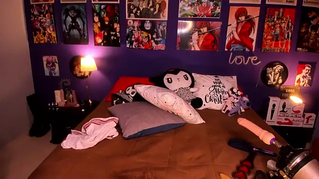 Snapshot of anne_cross chatting on 12/16/24, 02:15 anne cross online show from 12/16/24, 02:15